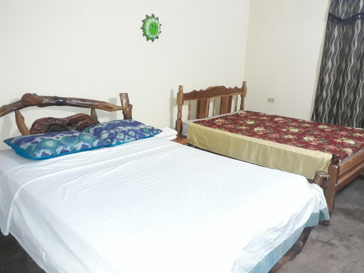 Bananas Guest House Private Room Altagracia Exterior photo